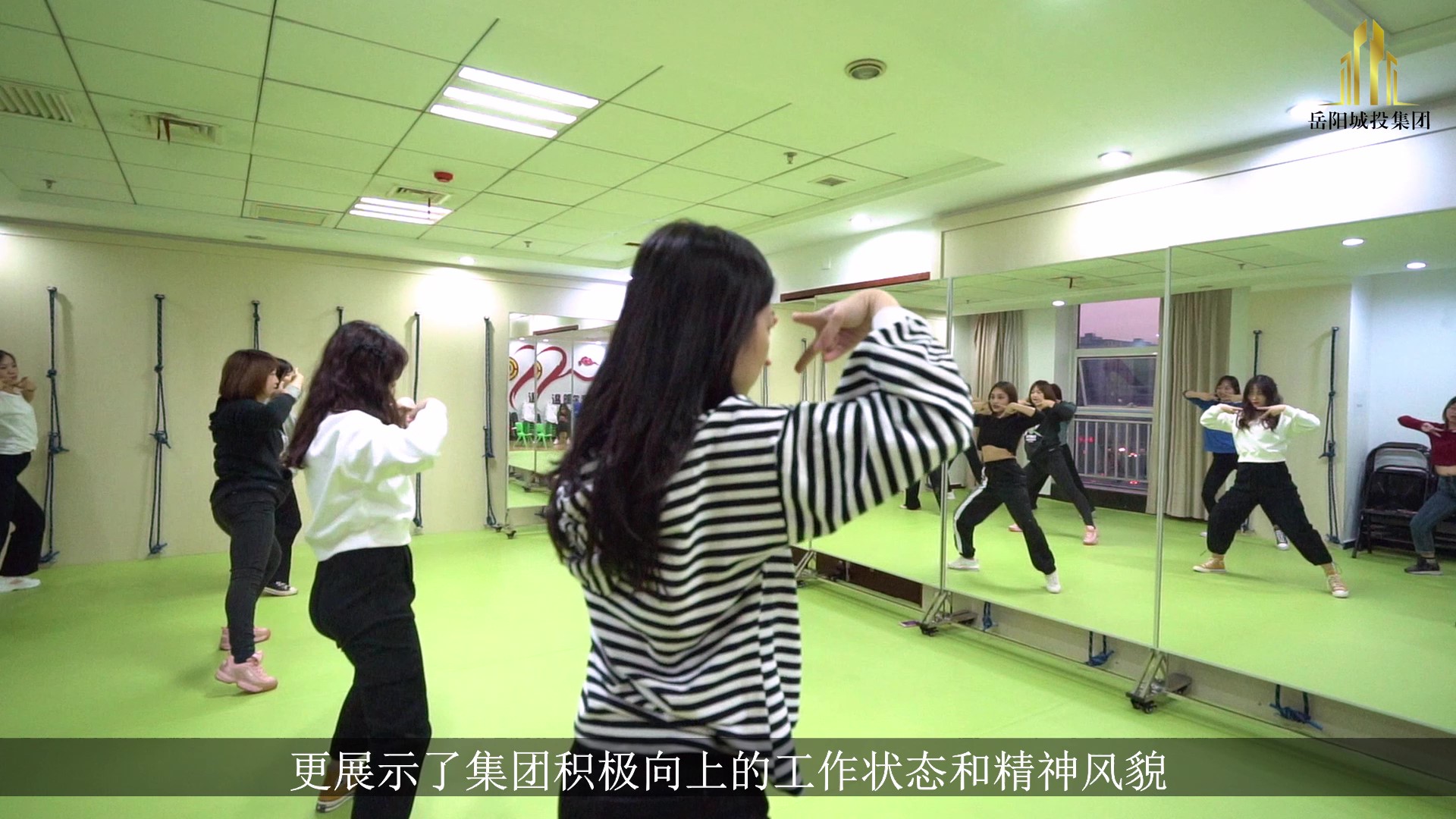 11.12工会舞蹈活动_Moment.jpg 11.12工会舞蹈活动_Moment.jpg